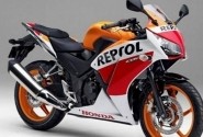 RAYAKAN KEMENANGAN DI MOTOGP, AHM RILIS HONDA CBR150R DAN HONDA BLADE 125 FI EDISI JUARA