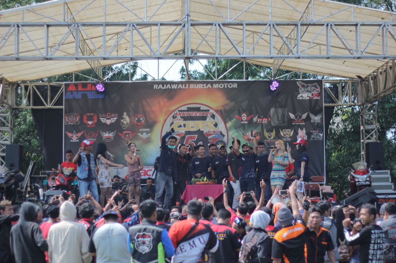 Lapangan Bola jadi Saksi CBR Kudus Rayakan Anniversary Ke-5
