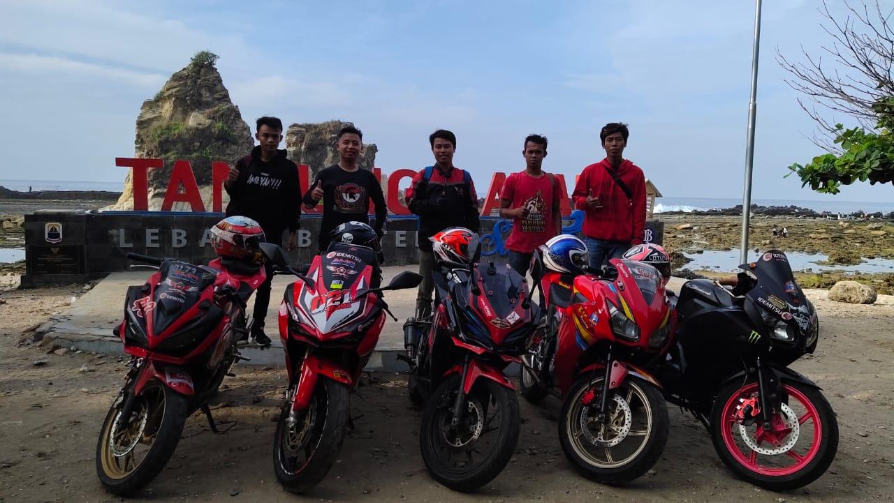 CRONS SUNMORI Mengekplore Keindahan Pantai Tanjung Layar Sawarna