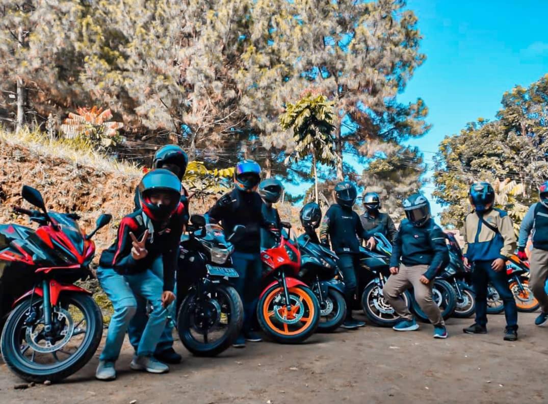 Keseruan Para Bikers CBR Riders Jakarta Saat Kunjungi   Wisata Kopi Di Akhir Pekannya.