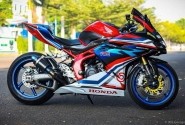 Modifikasi Honda CBR250RR asal Bekasi, lumayan mewah bertabur part motor gede.