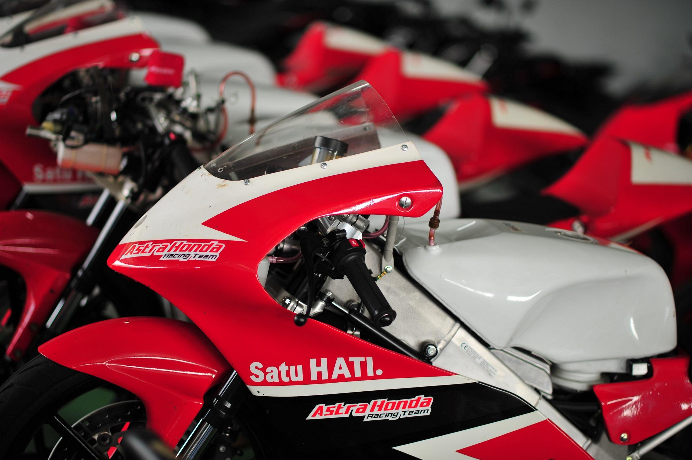 Ini Cara Perawatan Tim AHRT Dengan Motor Balapnya,Dalam Masa Pandemi