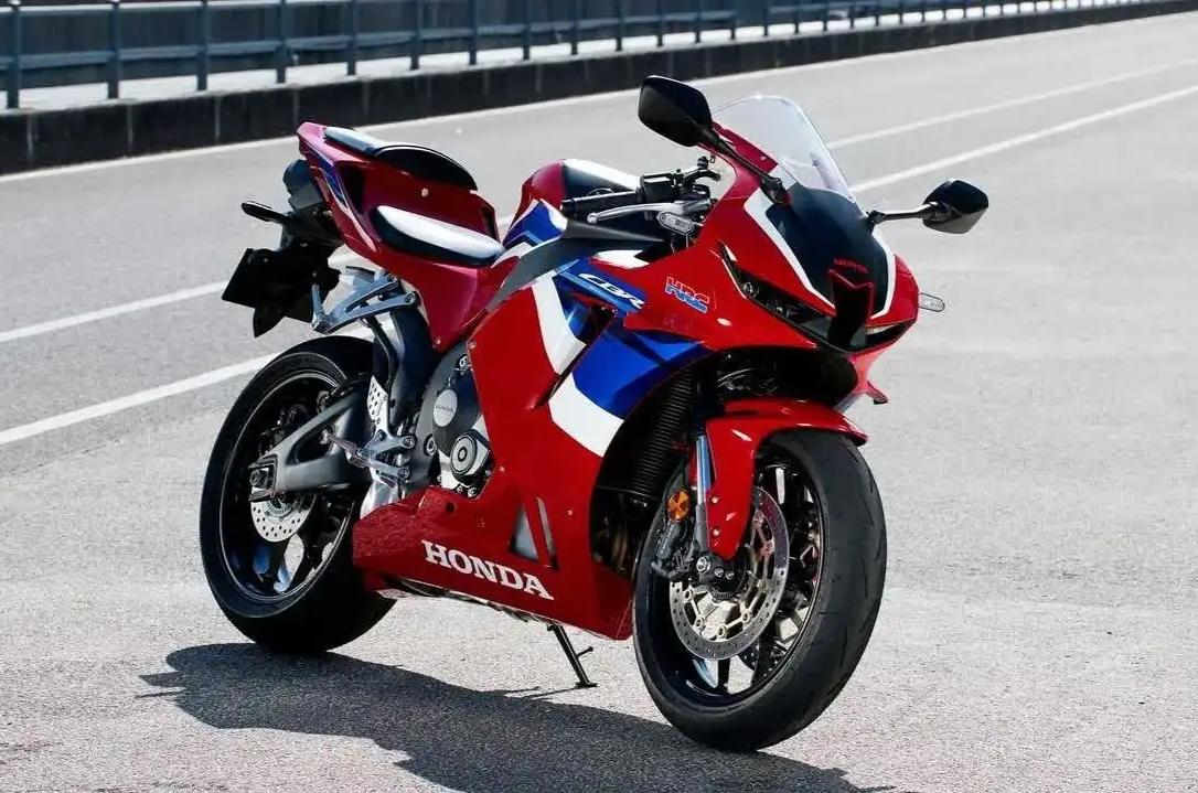 Honda CBR600RR Desain Mendekati Motor RC213V brads...