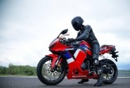 Mau Tau Fitur dan Peforma CBR600RR Tricolor ? Check ....