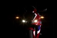 Melihat Honda CBR600RR Tricolor Dalam Lintasan