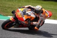 Pol Espargaro sukses menyingkirkan rekan setimnya dan star ke 12 