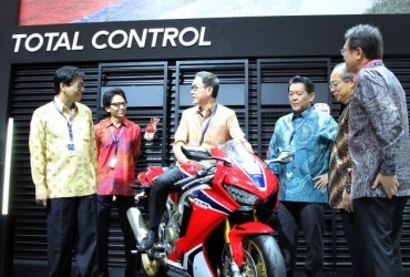 446