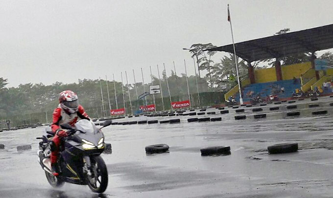 Komunitas Rasakan Sensasi “Total Control” di  Fun Race All New Honda CBR 250RR  Kota Malang