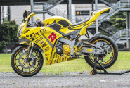 Ambil Tema Balap, Honda CBR150R ini Sukses Memikat hati