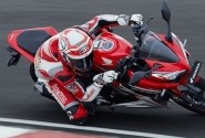 Wujud Honda CBR150R di Sirkuit