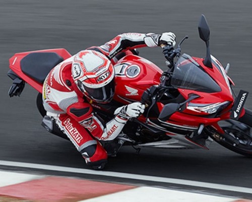 Wujud Honda CBR150R di Sirkuit
