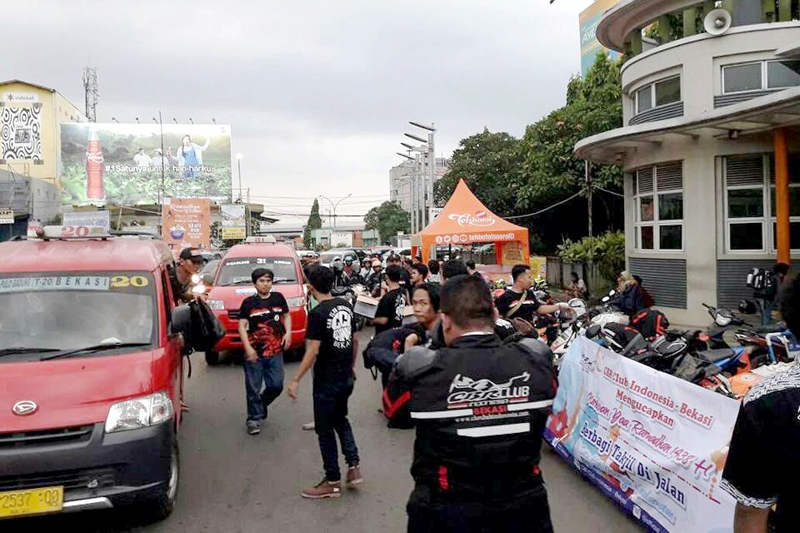 CCI Bekasi Berbagi Takjil Tiga Kali Berturut-Turut Selama Ramadhan