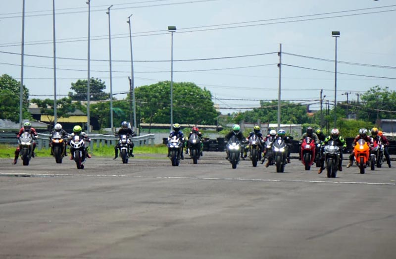 Cornering Day MPM Kasih Wadah Bagi Pembesut CBR Series Dan CRF Untuk Salurkan Hobi Ngebut