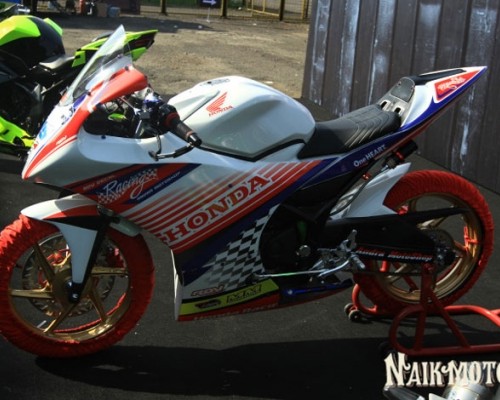 Modifikasi Honda CBR150R, Simple Hanya Pakai Decal