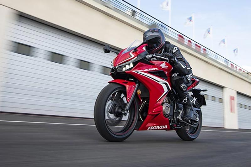 TVC Honda CBR500R, Sangat Tonjolkan Sisi Dapur Pacu
