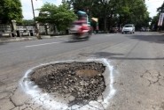 Akibat Jika Sering 'Hajar' Jalan Berlubang