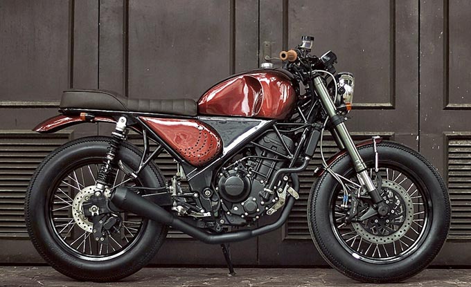 Modifikasi Honda CBR250R, Tampil Pede Dengan Brat Style