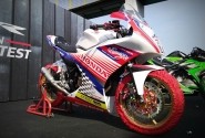 Modifikasi Honda CBR150R, Terinspirasi dari Bendera