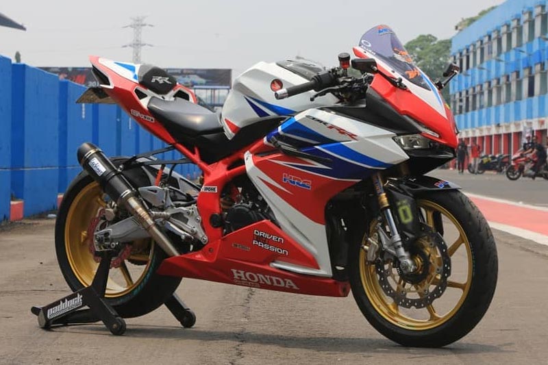 Modifikasi Honda CBR250RR, Adopsi Warna Fireblade