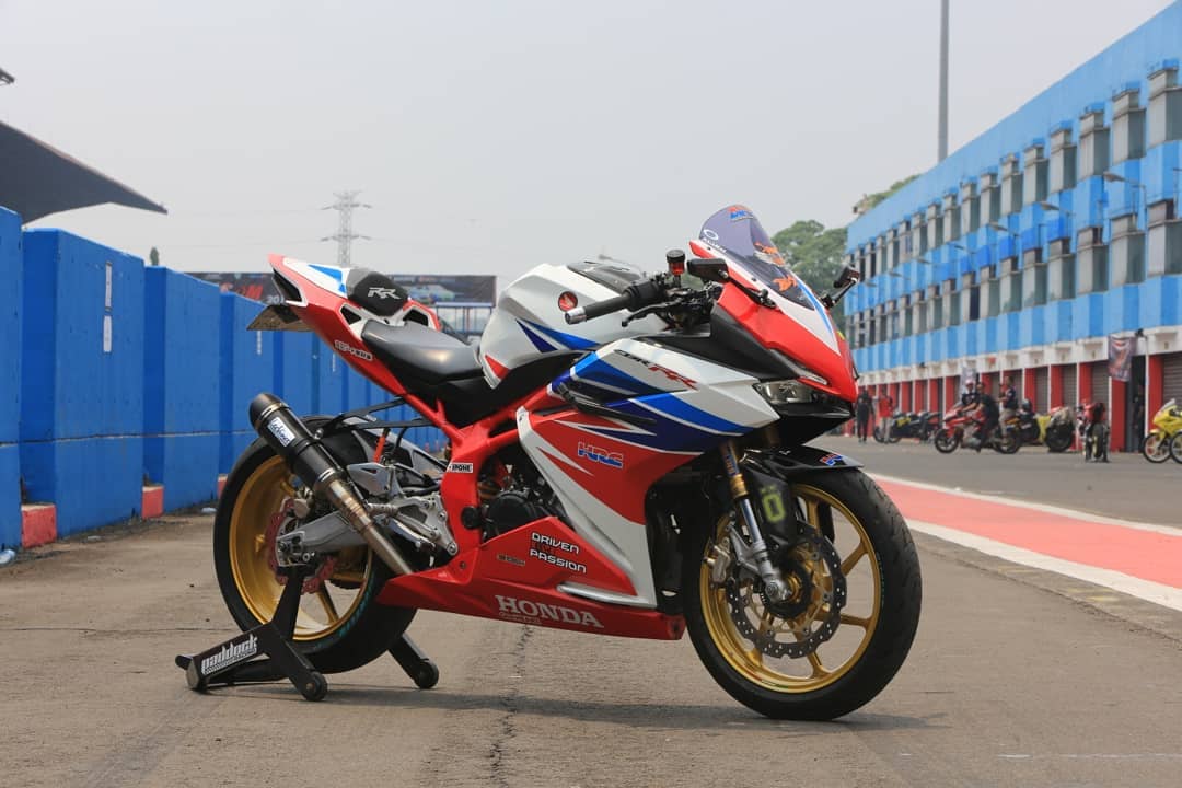 Modifikasi Honda CBR250RR, Adopsi Warna Legendaris