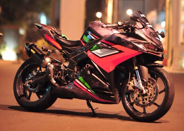 Inspirasi Dua Modifikasi Honda CBR 250RR Cutting Sticker