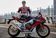 Aksi Nicky Hayden Di Atas Honda CBR1000RR SP