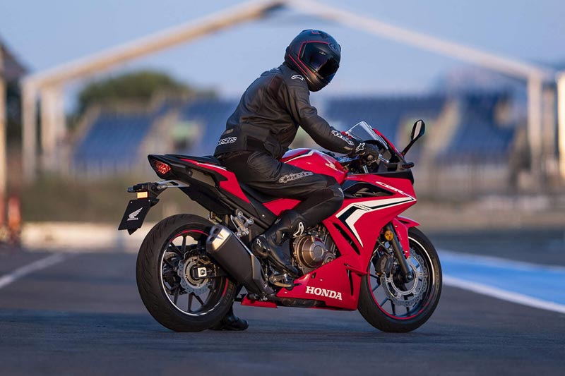 TVC Honda CBR500R, Sangat Menonjolkan Sisi Dapur Pacu
