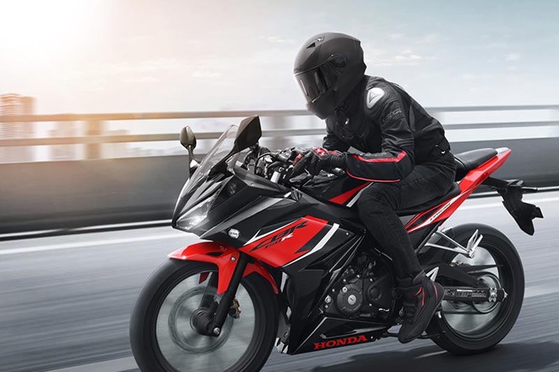 Foto-Foto Aksi New Honda CBR150R