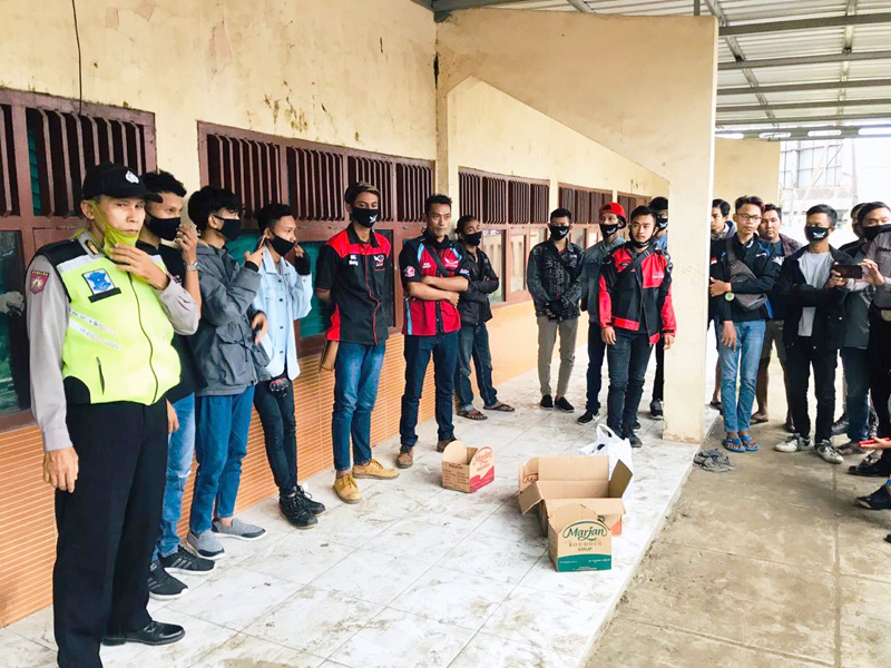 CBR Riders Brebes Gelar Baksos Tanggap Covid-19 Dengan Membagikan Masker