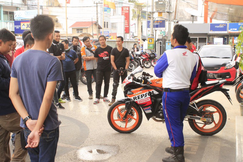 Tips Pengereman Menggunakan Honda CBR