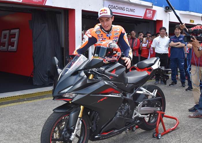 Usai Tes CBR, The Baby Alien 93 Beri Coaching Clinic Pada Peserta Honda Racing School