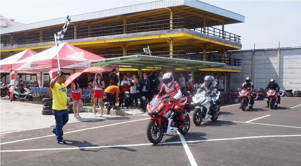 1.900 Bikers Honda CBR Ikuti All New Honda CBR150R Track Day